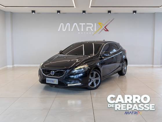 VOLVO V40 2.0 T4 DYNAMIC TURBO GASOLINA 4P AUTOMÁTICO VOLVO V40 2.0 T4 DYNAMIC TURBO GASOLINA 4P AUTOMÁTICO